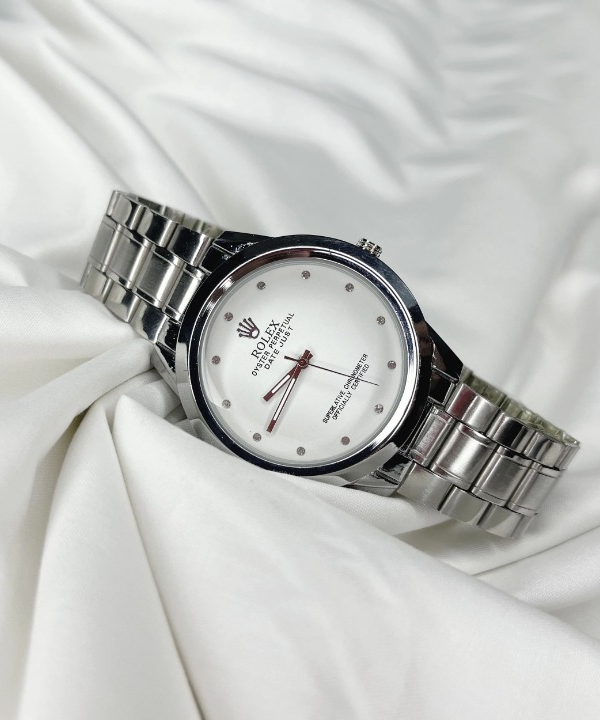 "Luxury White Dial Chain Watch – Ideal for Business & Events"